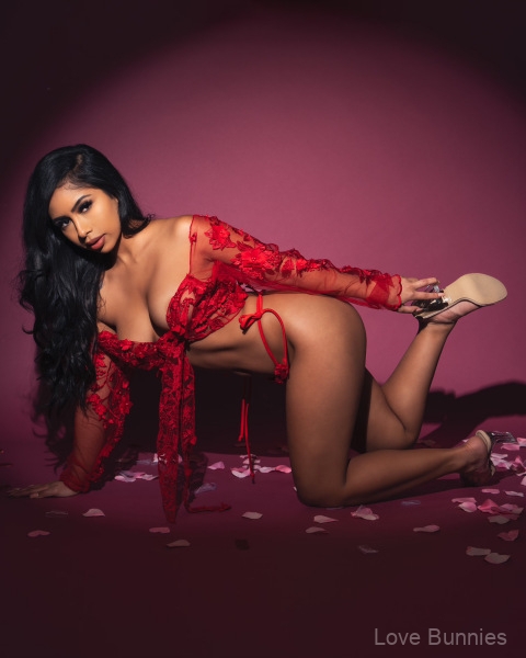 Beautiful-stripper-named-Desire-4