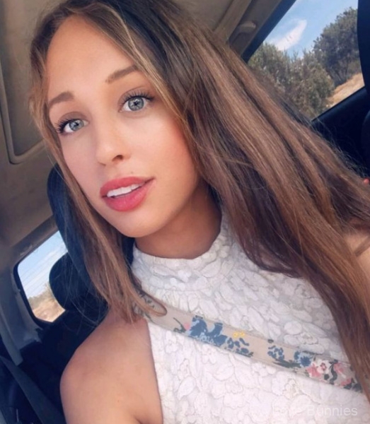 Alyssa-is-a-female-stripper-in-Vegas-11