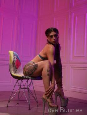 cleo-beautiful-mixed-stripper-in-las-vegas-4