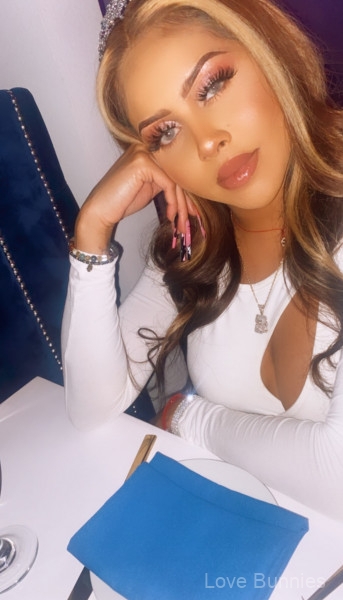 Meloniee-is-an-exotic-mix-dancer-and-model-2