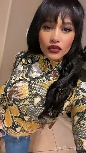 Shay-is-a-model-and-hostess-in-LV-3