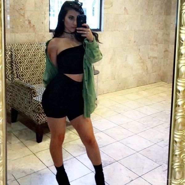 Vanessa-brunette-model-dancer-4