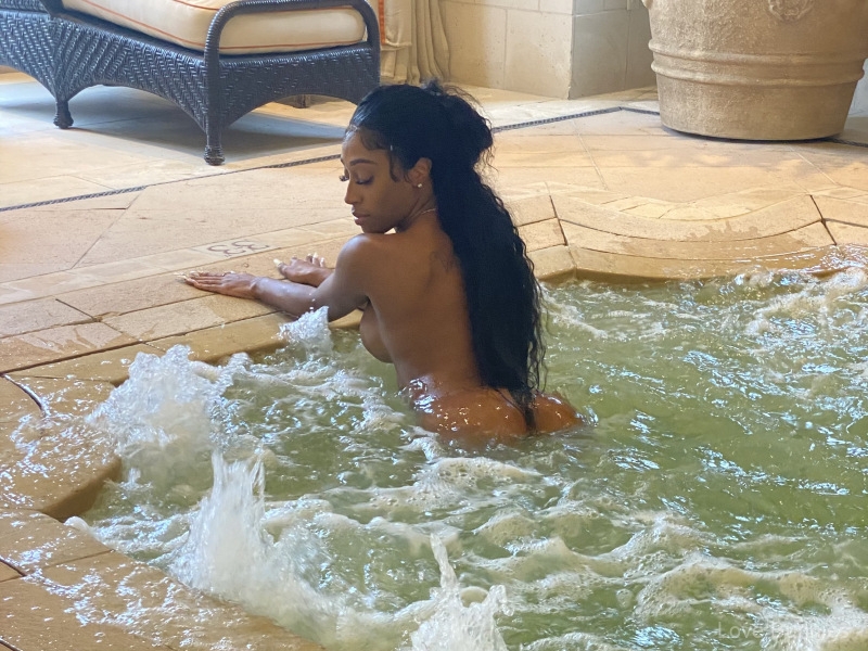 Yummy-is-a-beautiful-ebony-skin-model-in-LV-2
