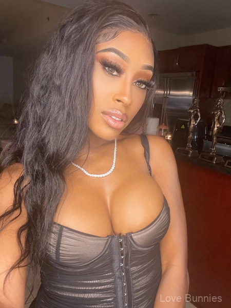 Yummy-is-a-beautiful-ebony-skin-model-in-LV-4