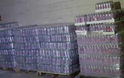 Little Darlings strip club donating 15,000 cases of water to families